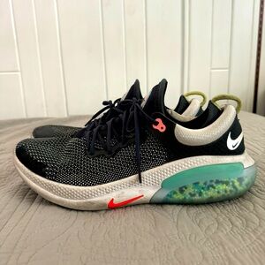 Nike Joyride Run Flyknit size 15